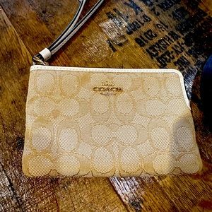 COACH coin wristlet..GREAT condition…never used!